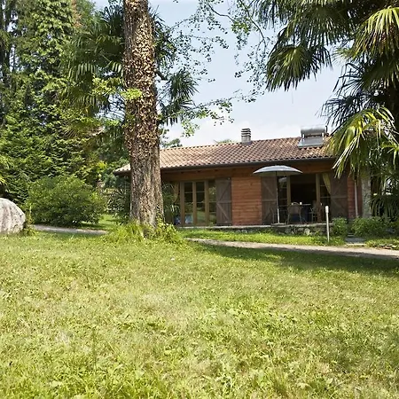 Parco Camelia Holiday home Baveno